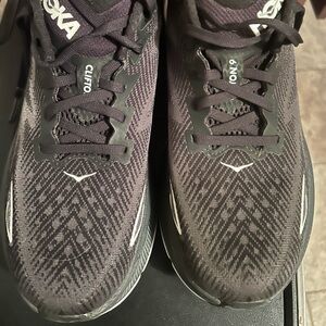 Women Hoka Clifton 9 Black Running Shoes used good clean condition